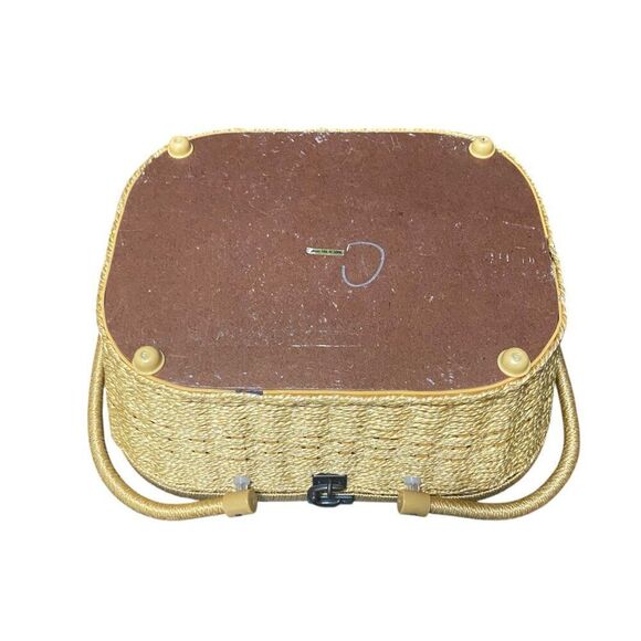 Vintage Sewing Basket With Lid & Handle Woven Straw & Fabric Retro Pattern Inclu - Picture 5 of 8